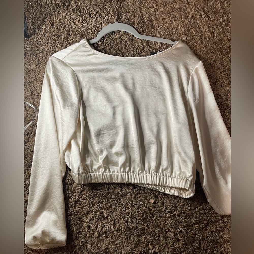 Cropped cream women’s Express top